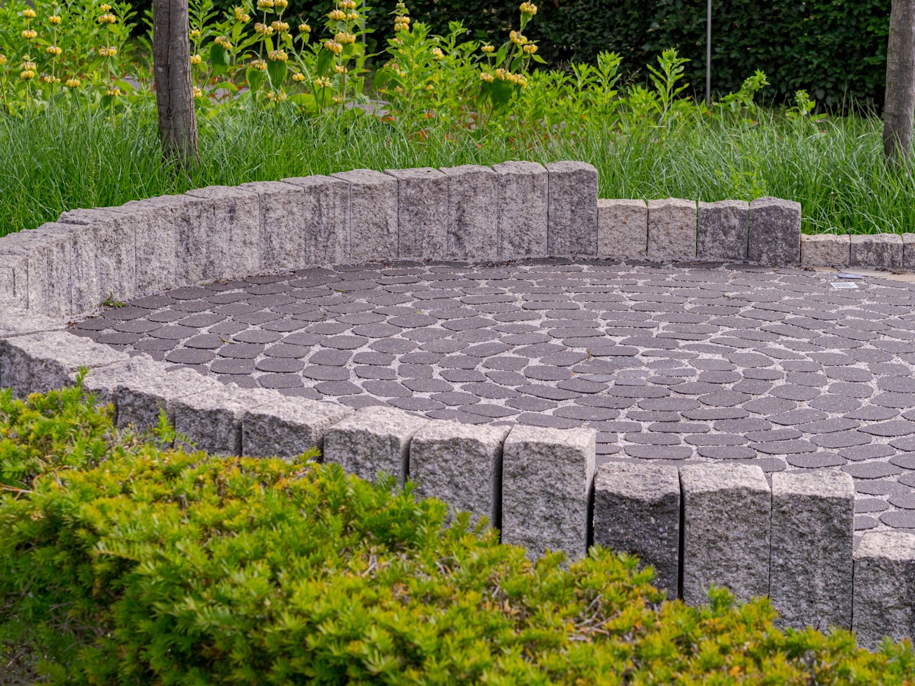 Paver patio hardscaping